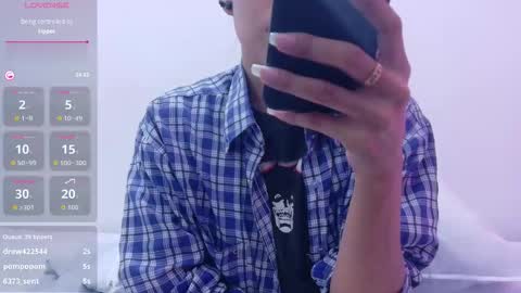 Snapshot of skinnyneighbour_ chatting on 4, 2, 2026 Karla online show from 4, 2, 2026