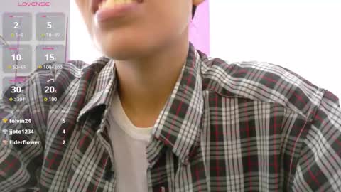 Snapshot of skinnyneighbour_ chatting on 25, 3, 2026 Karla online show from 25, 3, 2026