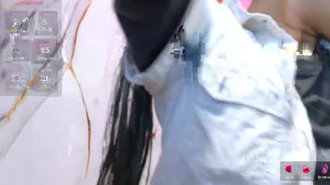 Snapshot of skinnyneighbour_ chatting on 14, 4, 2026 Karla online show from 14, 4, 2026