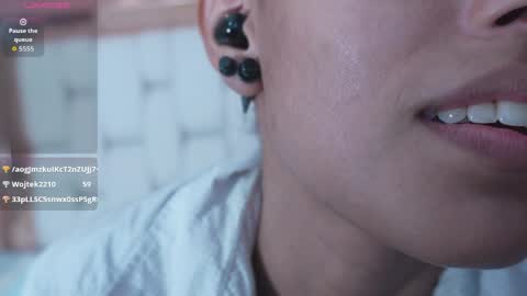 Snapshot of skinnyneighbour_ chatting on 17, 4, 2026 Karla online show from 17, 4, 2026