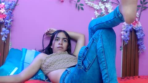 Snapshot of skinnysofia18 chatting on 16, 9, 2025 sofia online show from 16, 9, 2025