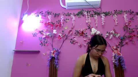 Snapshot of skinnysofia18 chatting on 23, 3, 2026 sofia online show from 23, 3, 2026