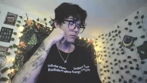 Snapshot of skiny_dann chatting on 13, 5, 2026 skiny_dann online show from 13, 5, 2026