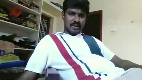 Snapshot of sklavepappu143 chatting on 1, 4, 2026 Indianslut1431 online show from 1, 4, 2026