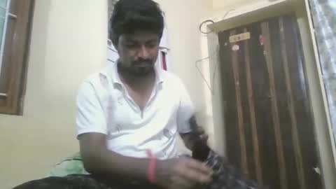 Snapshot of sklavepappu143 chatting on 28, 4, 2026 Indianslut1431 online show from 28, 4, 2026