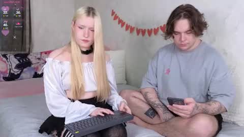 Ethan and Mona online show from 17, 7, 2026