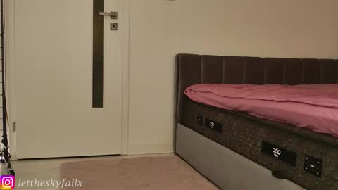 Snapshot of sky011fall chatting on 16, 3, 2026 Eliza online show from 16, 3, 2026