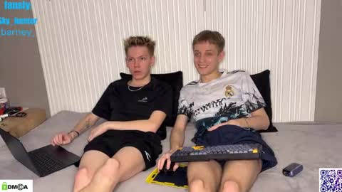 Snapshot of sky_hunter chatting on 1, 12, 2025 sky_hunter online show from 1, 12, 2025