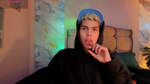 Snapshot of sky_jules chatting on 25, 3, 2026 Daniel online show from 25, 3, 2026