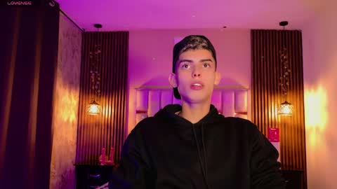 Snapshot of sky_jules chatting on 22, 4, 2026 Daniel online show from 22, 4, 2026