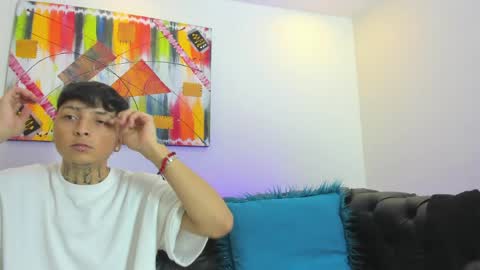 Snapshot of sky_n_zayn chatting on 18, 4, 2026 sky_n_zayn online show from 18, 4, 2026