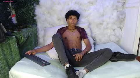 Snapshot of sky_walkerss chatting on 2, 3, 2026 sky_walkerss online show from 2, 3, 2026