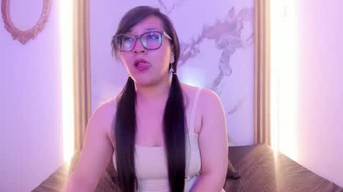 Snapshot of skye_bluee_ chatting on 16, 9, 2025 skye_bluee_ online show from 16, 9, 2025