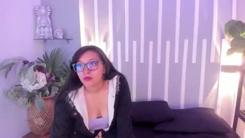 Snapshot of skye_bluee_ chatting on 20, 9, 2025 skye_bluee_ online show from 20, 9, 2025