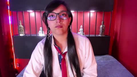 Snapshot of skye_bluee_ chatting on 12, 10, 2025 skye_bluee_ online show from 12, 10, 2025