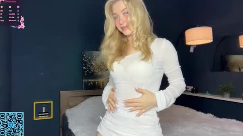 Snapshot of skyeveil chatting on 24, 10, 2025 Skye online show from 24, 10, 2025