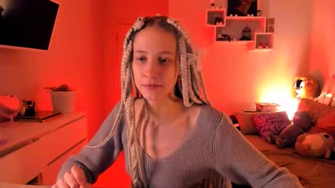 Snapshot of skyewavy chatting on 12, 10, 2025 online show from 12, 10, 2025