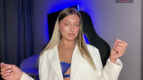 Snapshot of skyffi chatting on 22, 9, 2025 GARRY AND SOPHIA online show from 22, 9, 2025