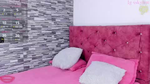 Snapshot of skyhotgirl chatting on 9, 10, 2025 Sky online show from 9, 10, 2025