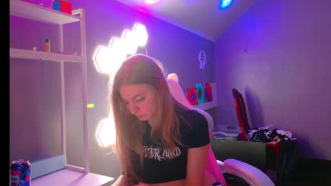 Snapshot of skyiswoke chatting on 4, 5, 2026 Sky online show from 4, 5, 2026