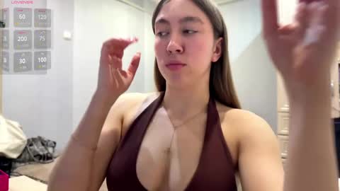 Snapshot of skylarbelle chatting on 4, 4, 2026 Aurora online show from 4, 4, 2026