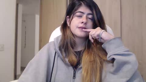 Snapshot of skyler1195 chatting on 10, 3, 2025 Skyler online show from 10, 3, 2025