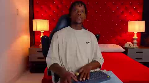 SKYLERBIGXXX online show from 19, 9, 2025