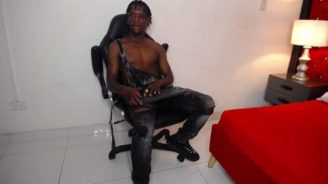 SKYLERBIGXXX online show from 24, 9, 2025