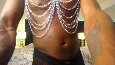 SKYLERBIGXXX online show from 22, 5, 2026