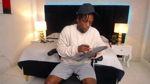 Snapshot of skylerbigxxx chatting on 3, 6, 2026 SKYLERBIGXXX online show from 3, 6, 2026