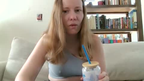 Snapshot of skywinters chatting on 3, 5, 2026 Sky Winters online show from 3, 5, 2026