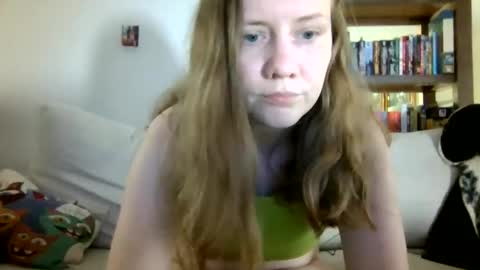 Snapshot of skywinters chatting on 26, 5, 2026 Sky Winters online show from 26, 5, 2026