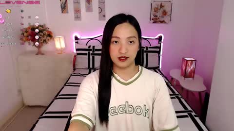 Queen Cyrine online show from 13, 2, 2025