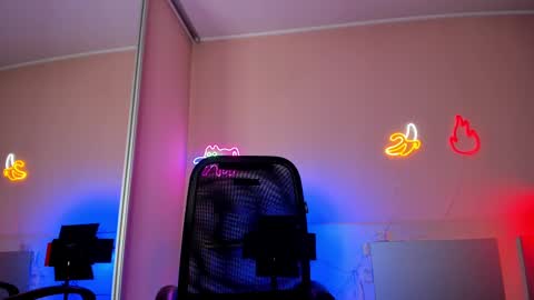 Snapshot of slemgem chatting on 13, 2, 2025 Slemgem Amy  friends online show from 13, 2, 2025