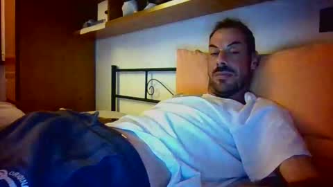 Snapshot of slevin1983 chatting on 3, 4, 2026 slevin online show from 3, 4, 2026