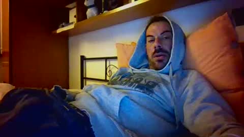 Snapshot of slevin1983 chatting on 4, 4, 2026 slevin online show from 4, 4, 2026