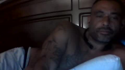 Snapshot of slickstre chatting on 4, 8, 2026 slickstre online show from 4, 8, 2026