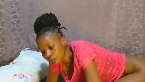 Snapshot of slim_girl01 chatting on 24, 11, 2025 slim_girl01 online show from 24, 11, 2025