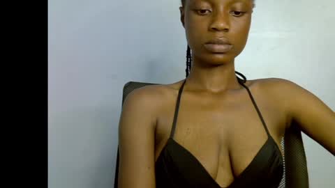 Snapshot of slim_petitqueen chatting on 18, 4, 2026 Alice online show from 18, 4, 2026
