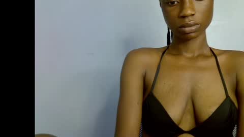 Snapshot of slim_petitqueen chatting on 19, 4, 2026 Alice online show from 19, 4, 2026