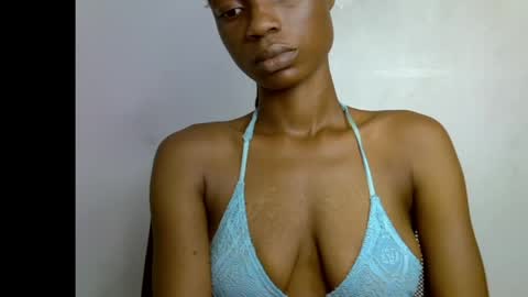 Snapshot of slim_petitqueen chatting on 20, 4, 2026 Alice online show from 20, 4, 2026