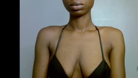 Snapshot of slim_petitqueen chatting on 26, 4, 2026 Alice online show from 26, 4, 2026