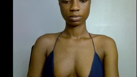Snapshot of slim_petitqueen chatting on 29, 4, 2026 Alice online show from 29, 4, 2026