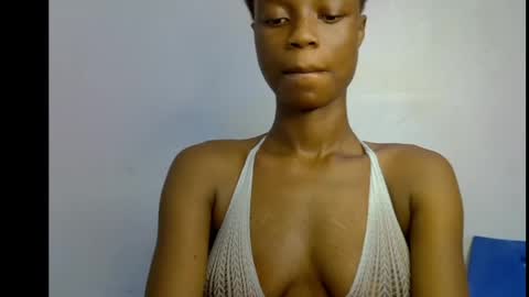 Snapshot of slim_petitqueen chatting on 15, 5, 2026 Alice online show from 15, 5, 2026