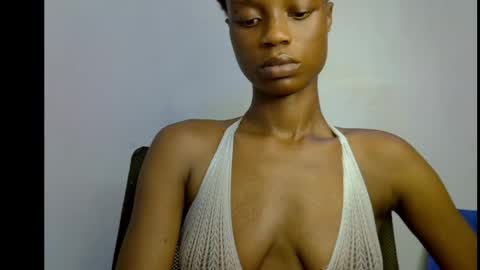 Snapshot of slim_petitqueen chatting on 15, 5, 2026 Alice online show from 15, 5, 2026