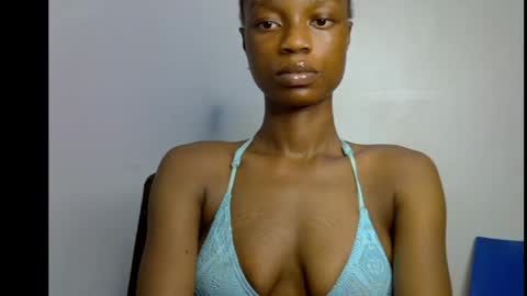 Snapshot of slim_petitqueen chatting on 19, 5, 2026 Alice online show from 19, 5, 2026