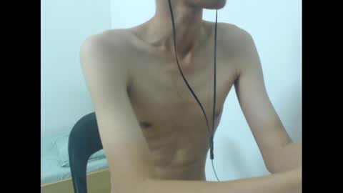 Snapshot of slimboner89 chatting on 12, 1, 2025 slimboner89 online show from 12, 1, 2025