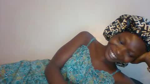Snapshot of slimdiva chatting on 3, 10, 2025 slimdiva online show from 3, 10, 2025