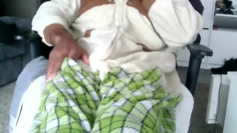 Snapshot of slipperyballs900 chatting on 15, 2, 2026 slipperyballs900 online show from 15, 2, 2026