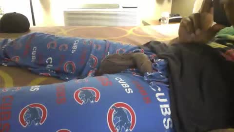 Snapshot of slipperyballs900 chatting on 4, 4, 2026 slipperyballs900 online show from 4, 4, 2026